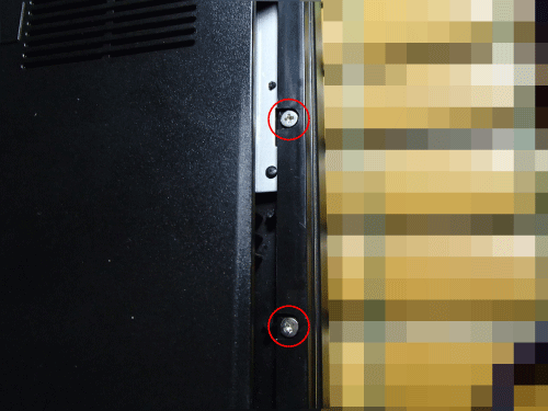 DVD取り外し後のネジ