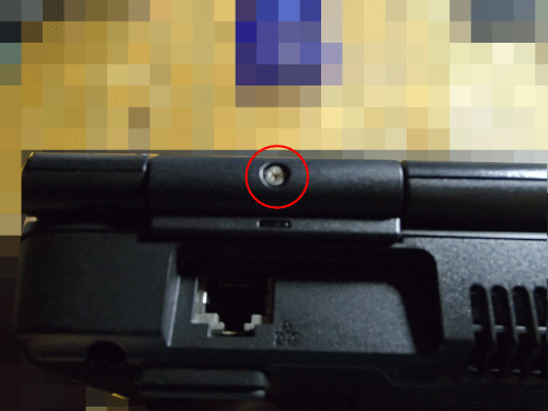 FMV-8290　ヒンジネジ取り外し２