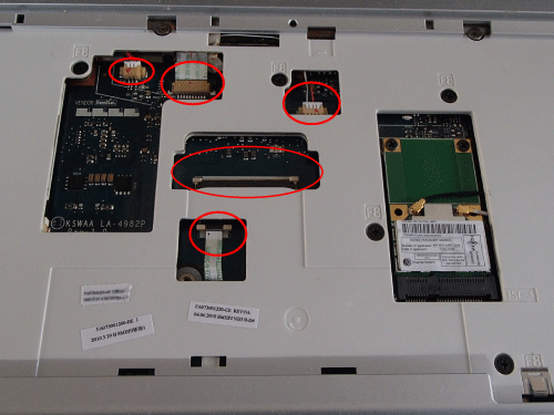 DynabookBX33　キーボード取り外し（２）